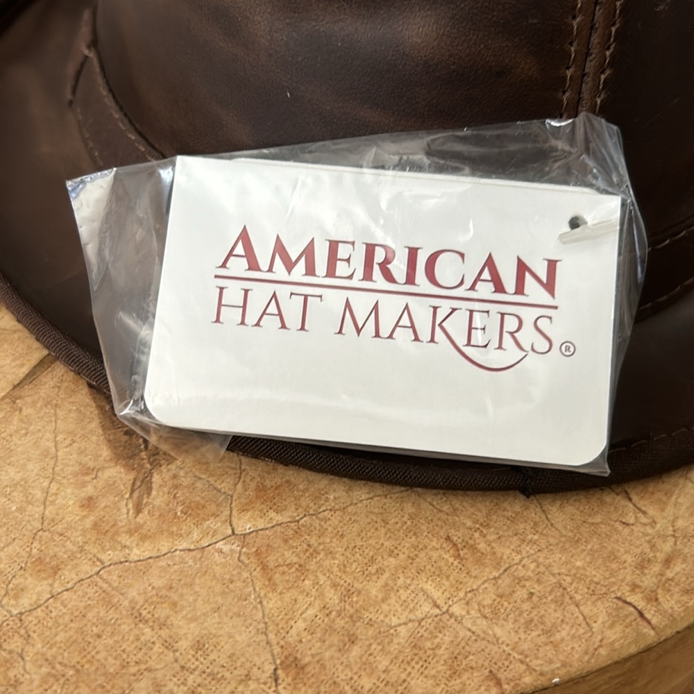 Soho Leather Hat - Picture 3 of 9